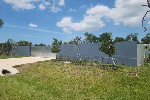 Propiedad comercial en Port Charlotte, Florida № 2104183