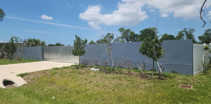 Propiedad comercial en Port Charlotte, Florida № 2104183