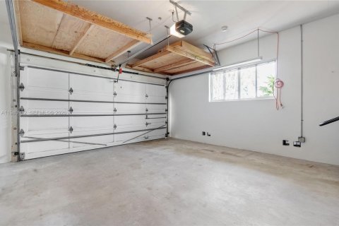 Купить виллу или дом в Майами, Флорида 3 спальни, 158.86м2, № 2043564 - фото 15