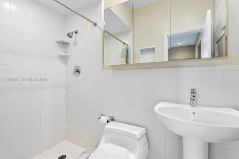 Купить виллу или дом в Майами, Флорида 3 спальни, 158.86м2, № 2043564 - фото 14