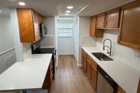 Condo in Daytona Beach, Florida, 2 bedrooms  № 1766213 - photo 5