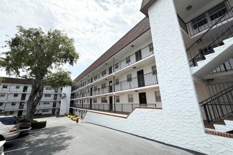 Condo in Daytona Beach, Florida, 2 bedrooms  № 1766213 - photo 3