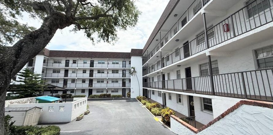 Condo in Daytona Beach, Florida, 2 bedrooms  № 1766213