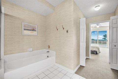 Condo in Palm Coast, Florida, 2 bedrooms  № 1666726 - photo 24