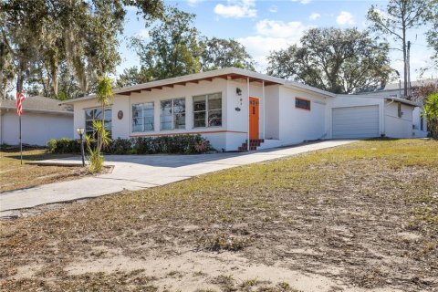 House in Lake Wales, Florida 3 bedrooms, 157.66 sq.m. № 1565553 - photo 4