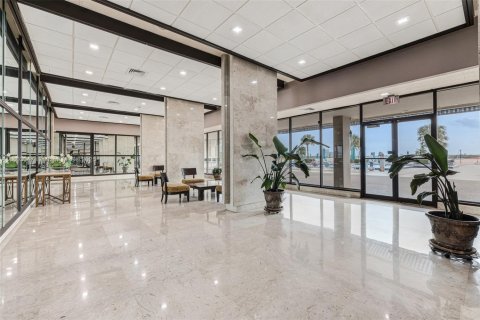 Купить кондоминиум в Санни-Айлс-Бич, Флорида 1 спальня, 70.79м2, № 1959424 - фото 20