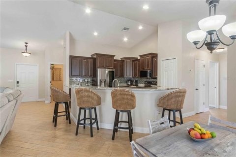 Casa en venta en Port Charlotte, Florida, 3 dormitorios, 164.99 m2 № 2096528 - foto 12