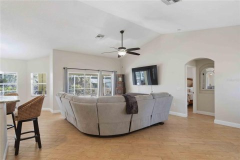 Casa en venta en Port Charlotte, Florida, 3 dormitorios, 164.99 m2 № 2096528 - foto 7