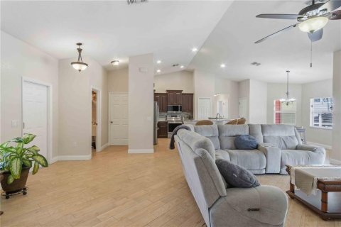 Casa en venta en Port Charlotte, Florida, 3 dormitorios, 164.99 m2 № 2096528 - foto 10