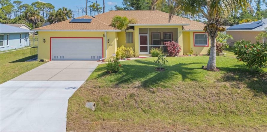 Casa en Port Charlotte, Florida 3 dormitorios, 164.99 m2 № 2096528