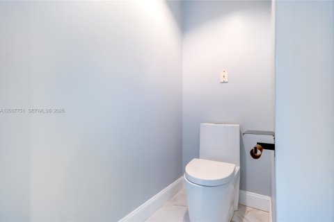 Condominio en alquiler en Aventura, Florida, 1 dormitorio, 83.89 m2 № 2072128 - foto 23