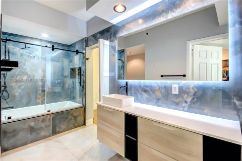 Condominio en alquiler en Aventura, Florida, 1 dormitorio, 83.89 m2 № 2072128 - foto 21