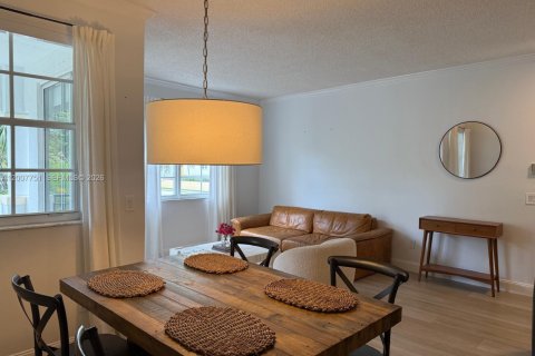 Condominio en alquiler en Aventura, Florida, 1 dormitorio, 83.89 m2 № 2072128 - foto 7