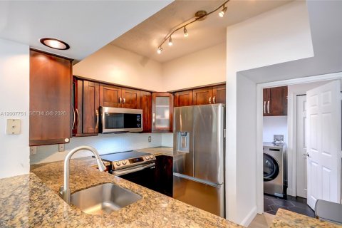 Condominio en alquiler en Aventura, Florida, 1 dormitorio, 83.89 m2 № 2072128 - foto 12