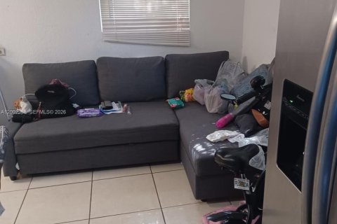 Casa en venta en Miami, Florida, 3 dormitorios, 170.94 m2 № 2066576 - foto 5
