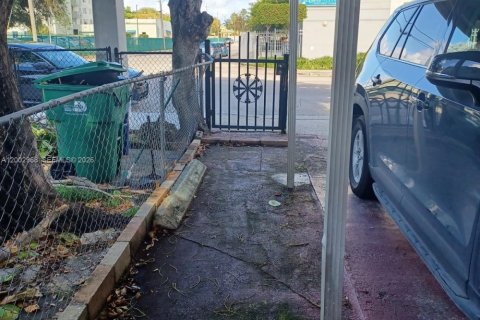 Casa en venta en Miami, Florida, 3 dormitorios, 170.94 m2 № 2066576 - foto 20