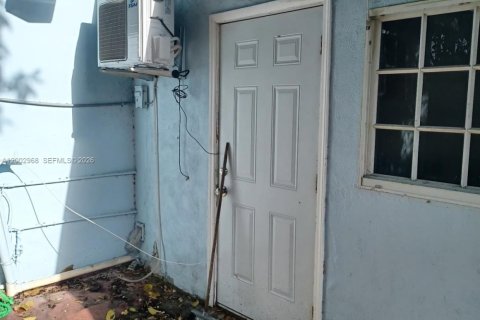Casa en venta en Miami, Florida, 3 dormitorios, 170.94 m2 № 2066576 - foto 25