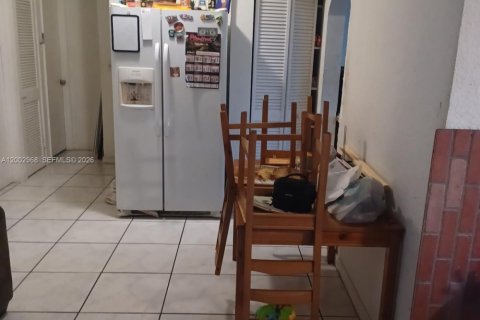Casa en venta en Miami, Florida, 3 dormitorios, 170.94 m2 № 2066576 - foto 9