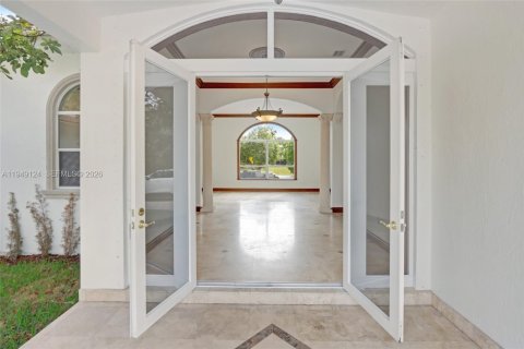 Снять в аренду виллу или дом в Майами, Флорида 7 спален, 475.57м2, № 2005497 - фото 4