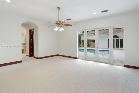 Снять в аренду виллу или дом в Майами, Флорида 7 спален, 475.57м2, № 2005497 - фото 25