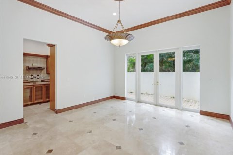 Снять в аренду виллу или дом в Майами, Флорида 7 спален, 475.57м2, № 2005497 - фото 9