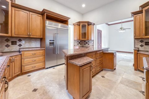 Снять в аренду виллу или дом в Майами, Флорида 7 спален, 475.57м2, № 2005497 - фото 12