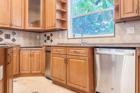 Снять в аренду виллу или дом в Майами, Флорида 7 спален, 475.57м2, № 2005497 - фото 13