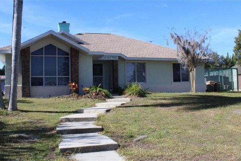 Villa ou maison à Lady Lake, Floride 3 chambres, 182.09 m2 № 2094398