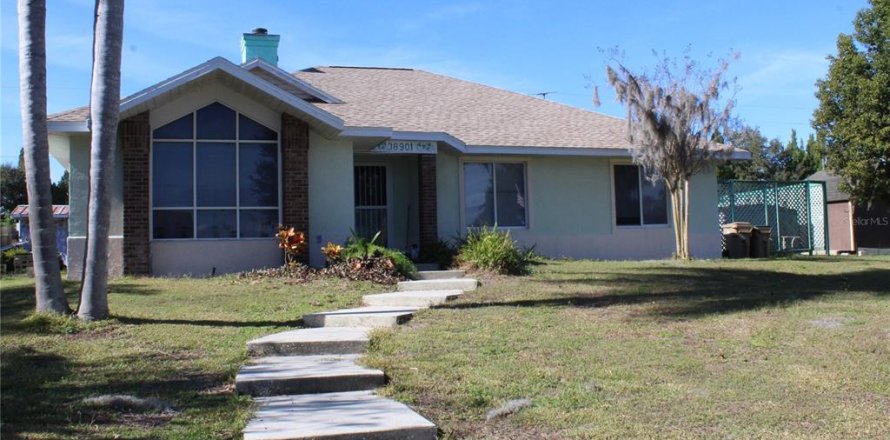 Villa ou maison à Lady Lake, Floride 3 chambres, 182.09 m2 № 2094398
