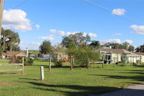 Villa ou maison à vendre à Lady Lake, Floride: 3 chambres, 182.09 m2 № 2094398 - photo 2