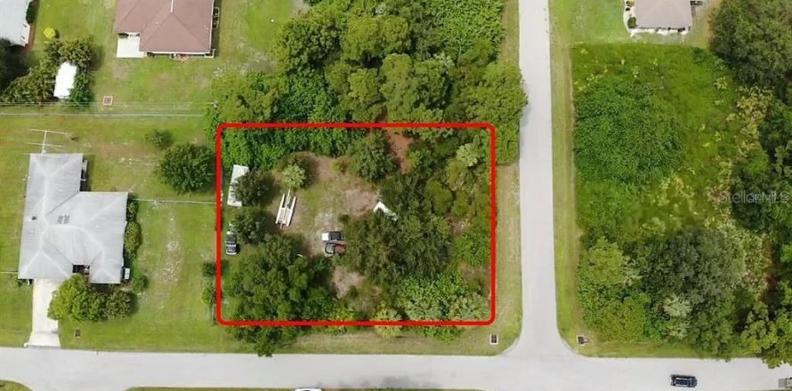 Land in Port Charlotte, Florida № 2105548