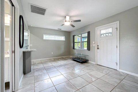 House in Howey-in-the-Hills, Florida 3 bedrooms, 82.96 sq.m. № 1725248 - photo 17