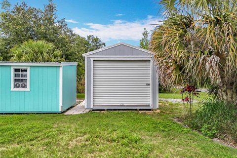 House in Howey-in-the-Hills, Florida 3 bedrooms, 82.96 sq.m. № 1725248 - photo 12