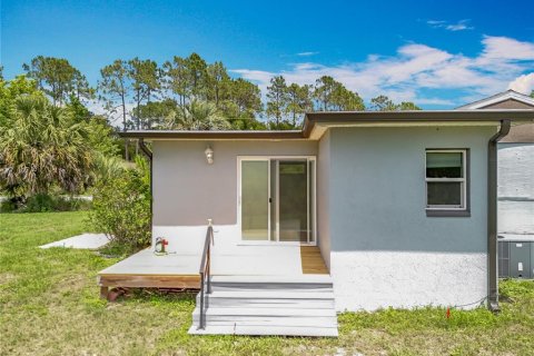House in Howey-in-the-Hills, Florida 3 bedrooms, 82.96 sq.m. № 1725248 - photo 8