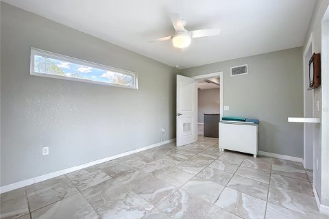 House in Howey-in-the-Hills, Florida 3 bedrooms, 82.96 sq.m. № 1725248 - photo 26