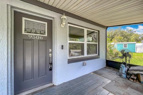 House in Howey-in-the-Hills, Florida 3 bedrooms, 82.96 sq.m. № 1725248 - photo 2