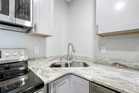 House in Howey-in-the-Hills, Florida 3 bedrooms, 82.96 sq.m. № 1725248 - photo 23