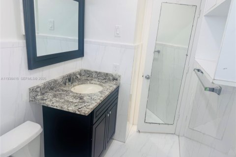 House in Tamarac, Florida 2 bedrooms, 95.5 sq.m. № 1996429 - photo 11