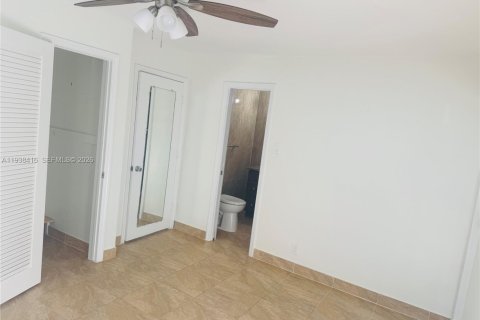 House in Tamarac, Florida 2 bedrooms, 95.5 sq.m. № 1996429 - photo 13