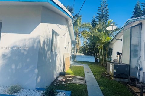 House in Tamarac, Florida 2 bedrooms, 95.5 sq.m. № 1996429 - photo 23