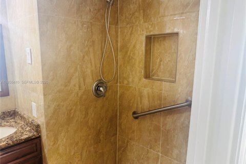 House in Tamarac, Florida 2 bedrooms, 95.5 sq.m. № 1996429 - photo 12