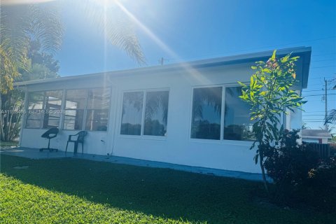 House in Tamarac, Florida 2 bedrooms, 95.5 sq.m. № 1996429 - photo 20