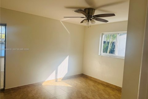 House in Tamarac, Florida 2 bedrooms, 95.5 sq.m. № 1996429 - photo 14