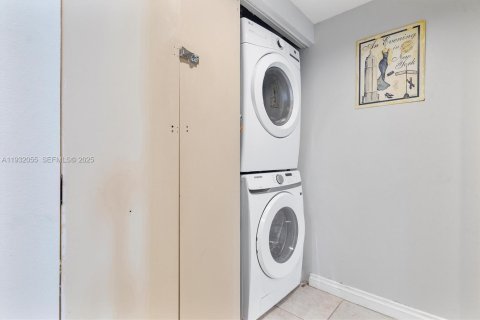 Copropriété à vendre à Sunny Isles Beach, Floride: 2 chambres, 123.56 m2 № 1990580 - photo 26