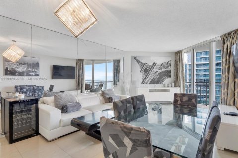 Copropriété à vendre à Sunny Isles Beach, Floride: 2 chambres, 123.56 m2 № 1990580 - photo 6