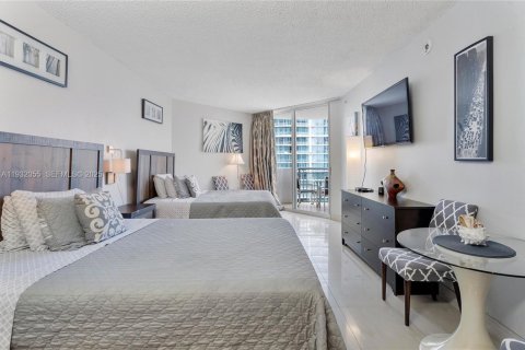 Copropriété à vendre à Sunny Isles Beach, Floride: 2 chambres, 123.56 m2 № 1990580 - photo 17