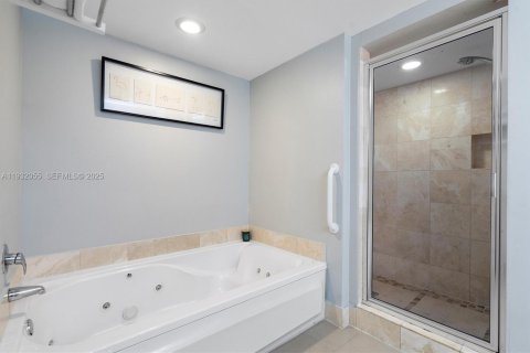 Copropriété à vendre à Sunny Isles Beach, Floride: 2 chambres, 123.56 m2 № 1990580 - photo 16