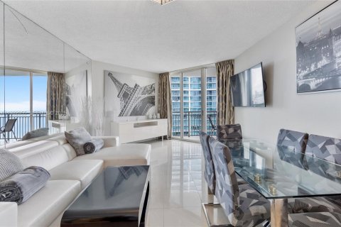 Copropriété à vendre à Sunny Isles Beach, Floride: 2 chambres, 123.56 m2 № 1990580 - photo 1