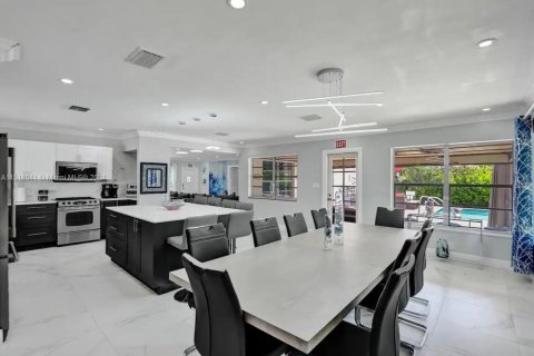 Casa en venta en Hollywood, Florida, 5 dormitorios, 203.36 m2 № 1729332 - foto 17
