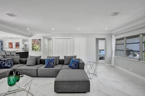 Casa en venta en Hollywood, Florida, 5 dormitorios, 203.36 m2 № 1729332 - foto 9